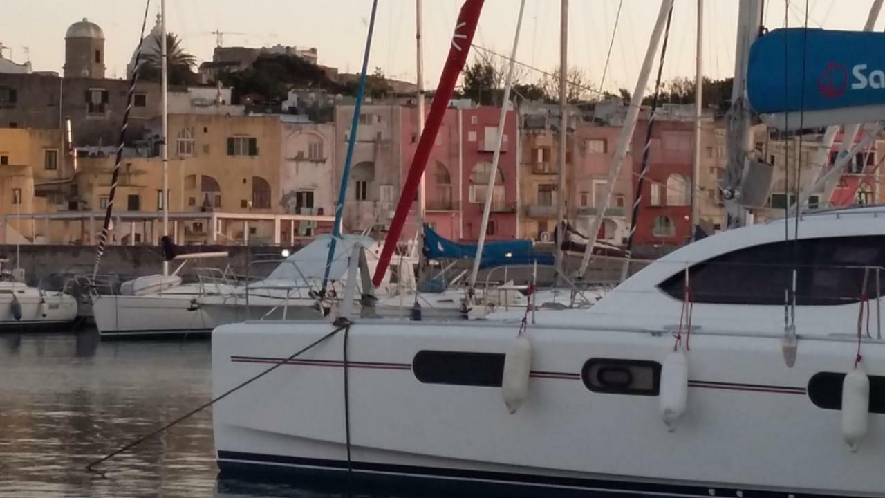 Villa Casa Geltrude al porto Procida Exterior foto